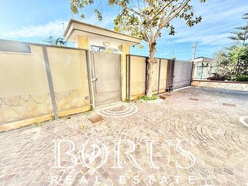 Locale commerciale - Castel Volturno