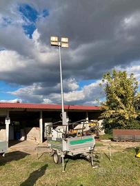 Rimorchio uso speciale con torre faro