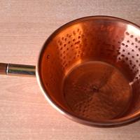 Paiolo in rame martellato con manico in legno