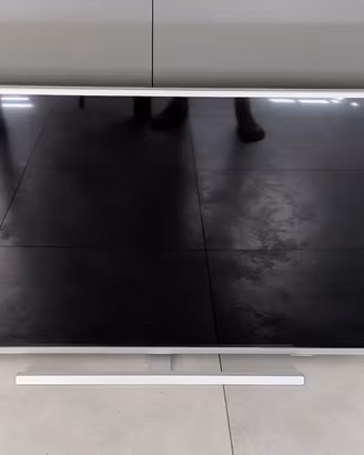 Smart TV Philips 4K QLED 43 pollici Ambilight
