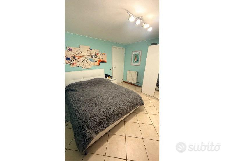 Appartamento arredato con grazioso cortiletto - Vista 2