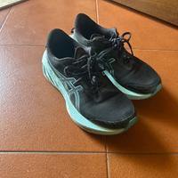 3 paia di Scarpe asics per corsa