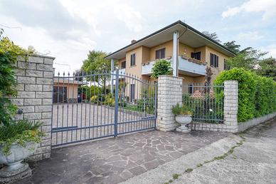 INTERA VILLA BIFAMILIARE