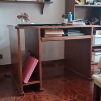 Scrivania artigianale in noce