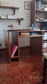 Scrivania artigianale in noce