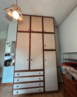Armadio guardaroba vintage a tutta altezza