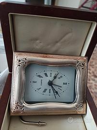 Piccolo orologio da tavolo o comodino