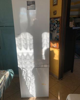 Frigorifero Indesit da incasso c/freezer a 3piani