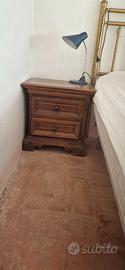 2 Comodini in legno castagno