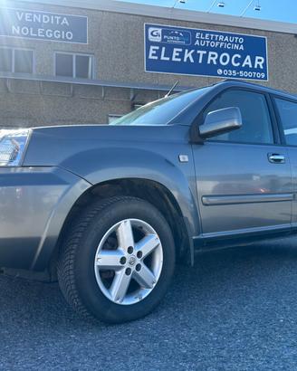Nissan X-Trail 2.2 dCi Elegance Columbia