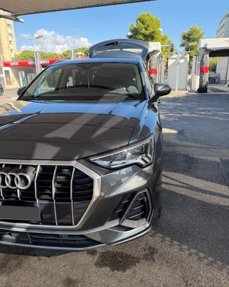 Audi Q3 35 2.0 tdi S line edition s-tronic