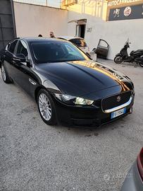 Jaguar XE 2.0 D 163 CV Auto Pure (2015)