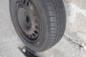 ruota di scorta per fiat punto con chiave e cric 