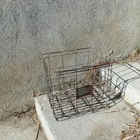 Gabbie in metallo per bottiglie vintage 