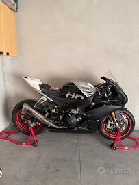 Aprilia RSV4 aprc factory