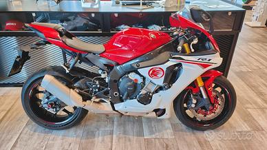Yamaha YZF R1