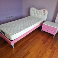 Letto singolo Barbie, materasso, comodino Barbie