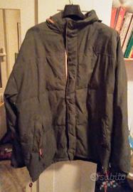 Giubbotto Asics, imbottito con piuma naturale