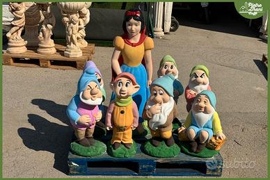 Biancaneve e 7 Nani h. cm. 110 e h. cm. 65