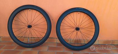 Ruote in carbonio HollowGram R 45 carbon.