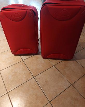 Set 2 Trolley Rossi ,medio più grande ,marca Carpi