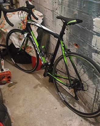 Bici Scott CR1 Carbonio