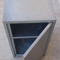 Armadietto di metallo