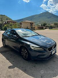 Volvo V40 anno 2016 120cv