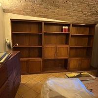 Libreria a parete in legno
