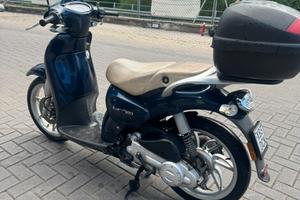 Scarabeo 50cc modelo 2017