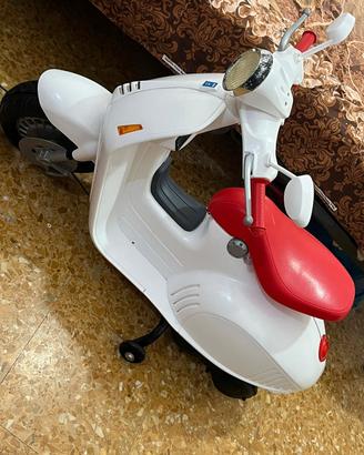 Vespa per bambini con caricabatterie