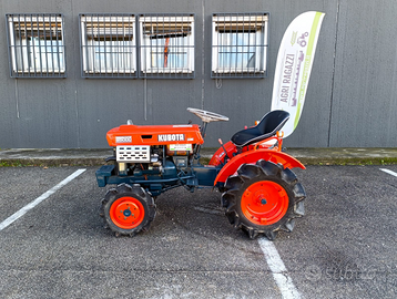 Trattore Kubota B5000/826 da AGRIRAGAZZI