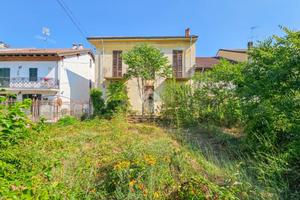 CASA SEMINDIPENDENTE A ALESSANDRIA
