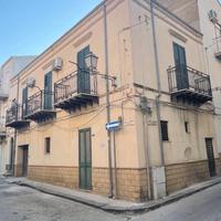 Casa indipendente con magazzino - centro Realmonte