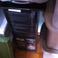 Mobiletto portatile per tv e stereo nero in legno