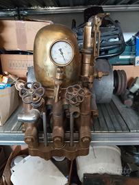 pompa ad acqua vintage 