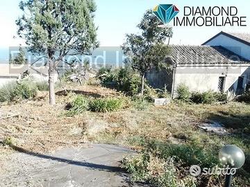 Terreno panoramico con fabbricato da demolire
