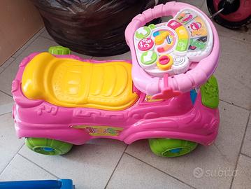 Macchinina cavalcabile bimba