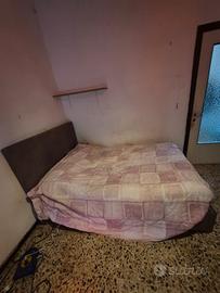Letto una piazza e mezza + comodino e comò abbinat
