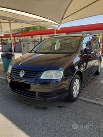 VOLKSWAGEN Touran - 2005