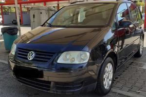 VOLKSWAGEN Touran - 2005