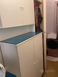 Set Mobili bagno, legno e vetro azzurro