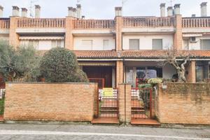 Villetta a schiera di 187 m² con 4 locali e box au