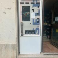 Distributore automatico di sigarette
