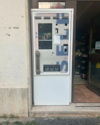 Distributore automatico di sigarette