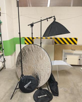 Set 3 stativi 1 softbox 1 ombrello 2 riflettori