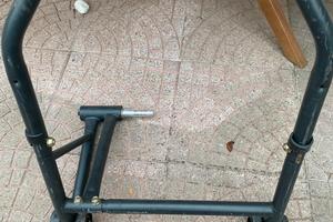 Cavalletto post. Per moto ducati MONO BRACCIO