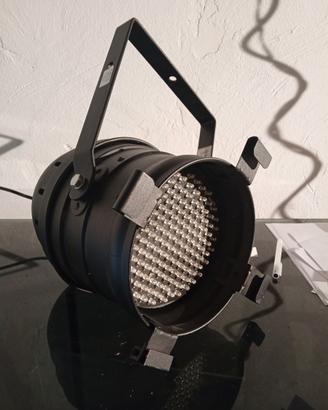 Faro LED tipo spot