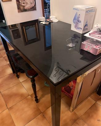 Tavolo nero vetro