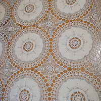 Copriletto matrimoniale a uncinetto, colore beige